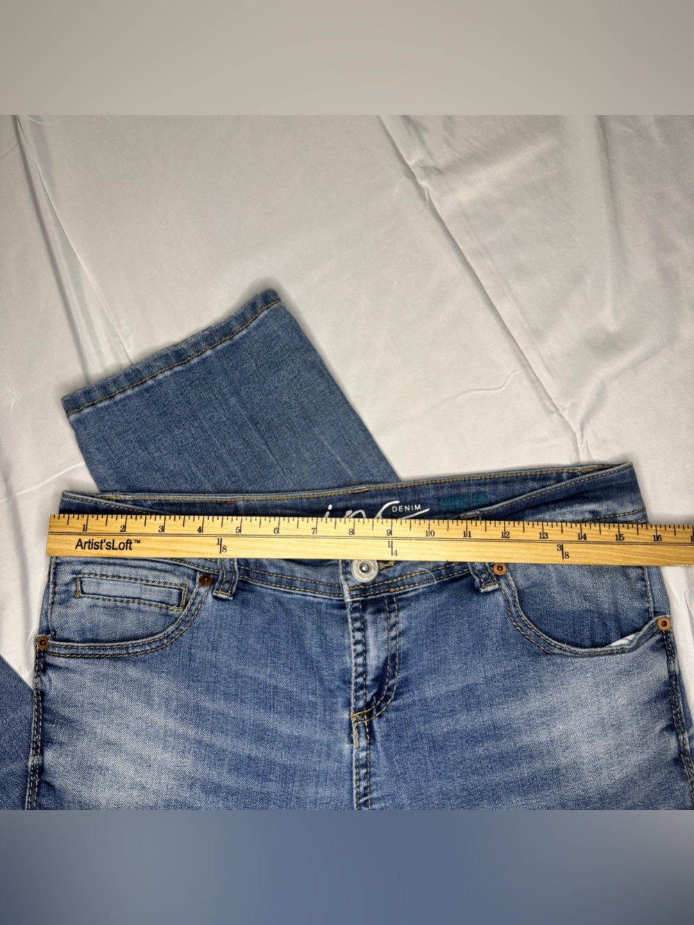Y2K Low Rise Capris - Picture 7 of 10